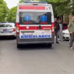 По терористичкиот напад извршен пред израелската амбасада во Белград, во Србија е активирано највисокото ниво на безбедност – црвена тревога.