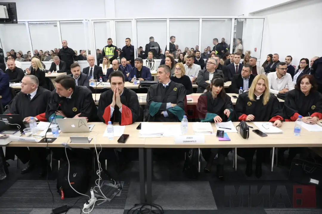 Судење Пулс МИА Основниот кривичен суд Скопје на почетокот на денешното судење за трагедијата во дискотеката „Пулс“ во Кочани одлучи постапката за овој предмет да се спои со постапката против сопственикот на